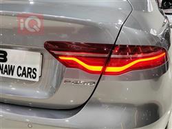 جاگوار XE